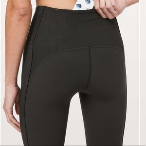 LULULEMON DAILY LINEUP TIGHT 25in